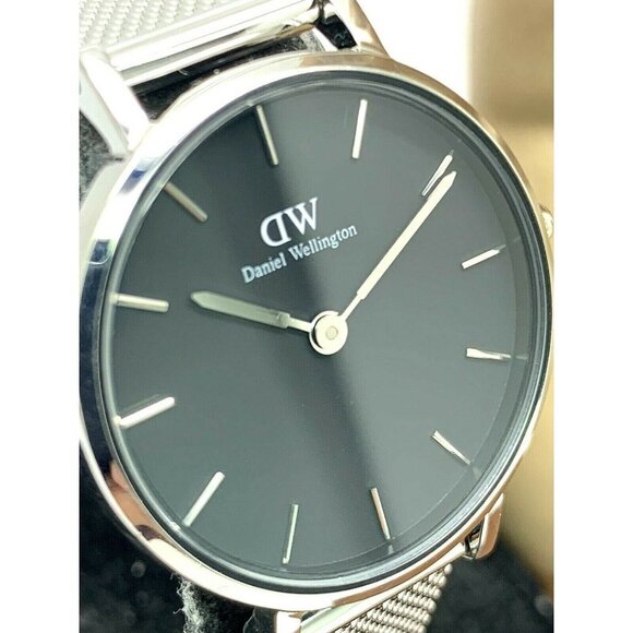 Daniel Wellington Women's Watch DW00100218 Black Dial 28mm - Picture 12 of 13